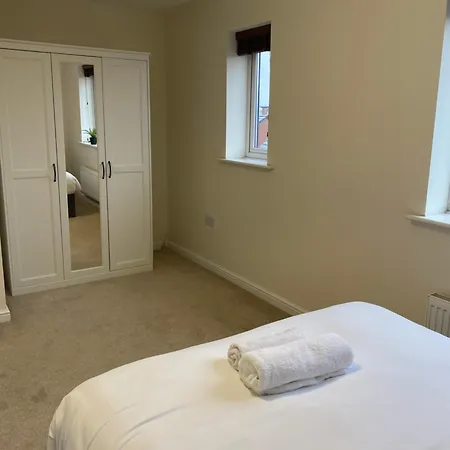 Rooms In Beautiful Home In Wolverhampton! Exterior photo