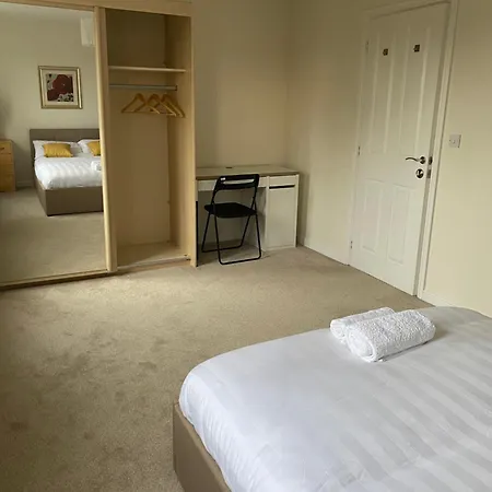 Rooms In Beautiful Home In Wolverhampton! Exterior photo